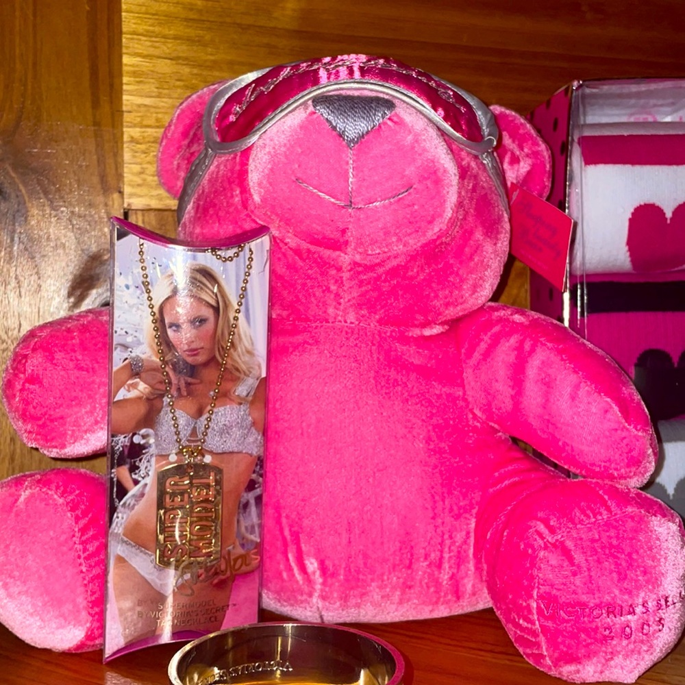 Gorgeous Vintage VS Stuffed Bears! Up for sale!!